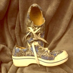 Dansko Vegan Tennis Shoes